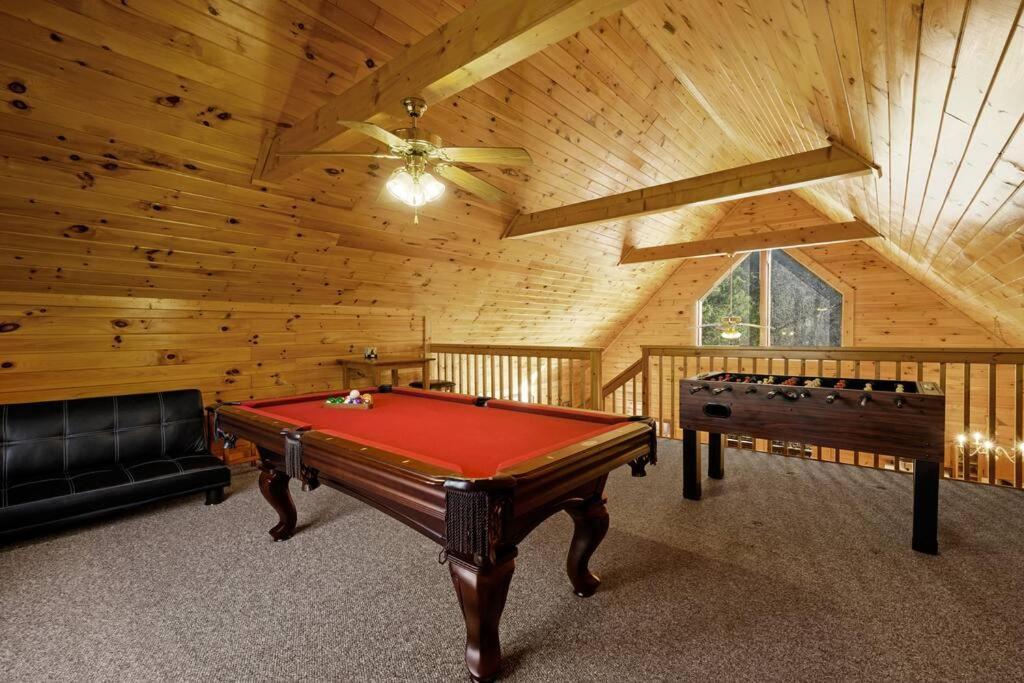 Beautiful 2 Bed Cabin With Hot Tub And Resort Pool Sevierville Kültér fotó