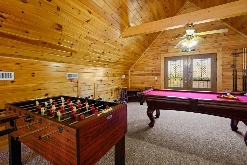 Beautiful 2 Bed Cabin With Hot Tub And Resort Pool Sevierville Kültér fotó