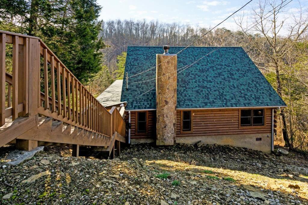 Beautiful 2 Bed Cabin With Hot Tub And Resort Pool Sevierville Kültér fotó