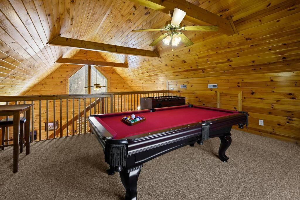 Beautiful 2 Bed Cabin With Hot Tub And Resort Pool Sevierville Kültér fotó